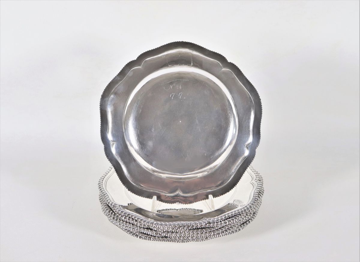 Lotto di otto antichi piatti inglesi in sheffield