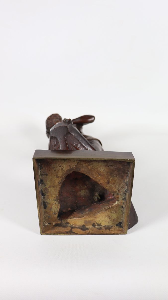 Antica scultura francese in bronzo "Gondoliere". Firmata.