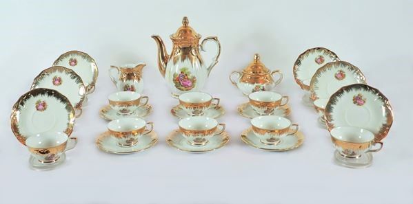 Lotto di tre servizi da caffè e tè (55 pz)
