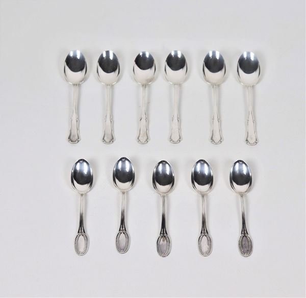Lotto di undici cucchiaini da caffè in argento gr. 120