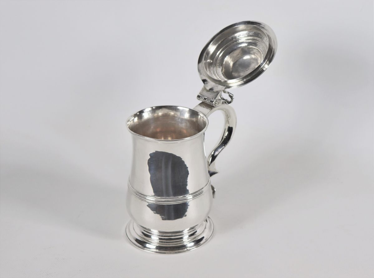 Tankard in argento liscio Epoca Giorgio III. Argentiere W.D.I.
