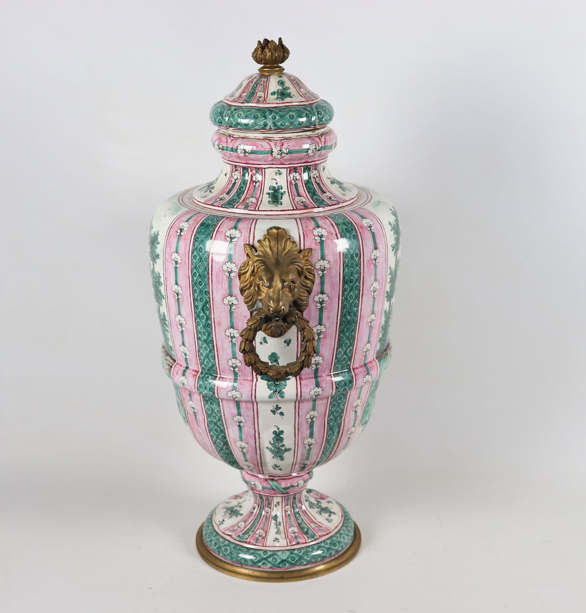 Grande vaso in porcellana e bronzo