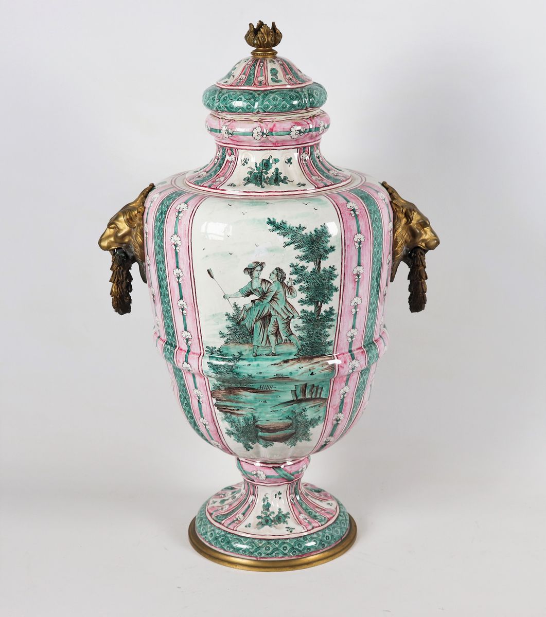 Grande vaso in porcellana e bronzo