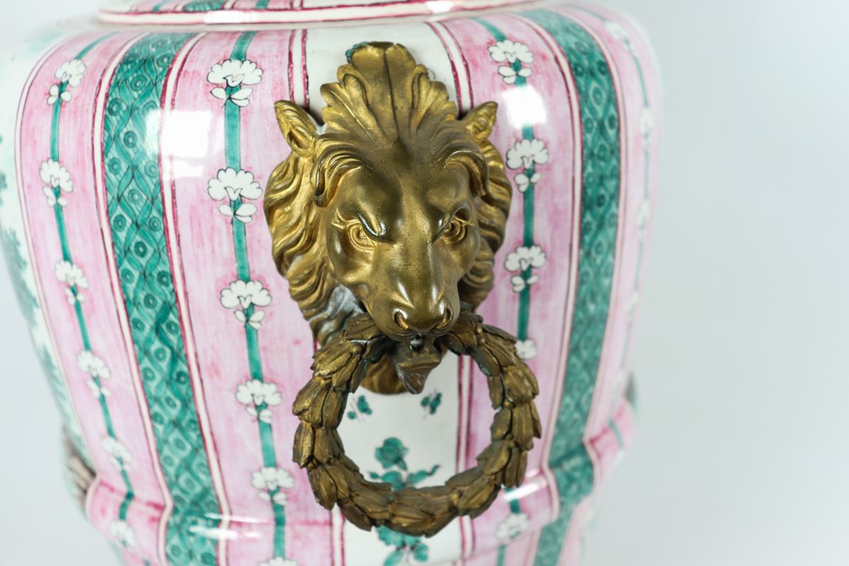 Grande vaso in porcellana e bronzo