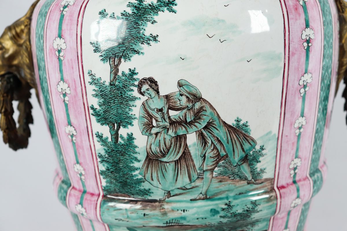 Grande vaso in porcellana e bronzo