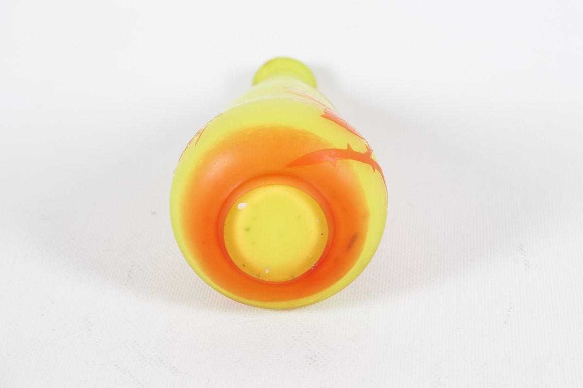 Piccolo vaso Liberty francese in pasta di vetro