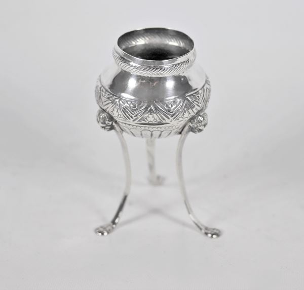 Perfume burner in embossed silver