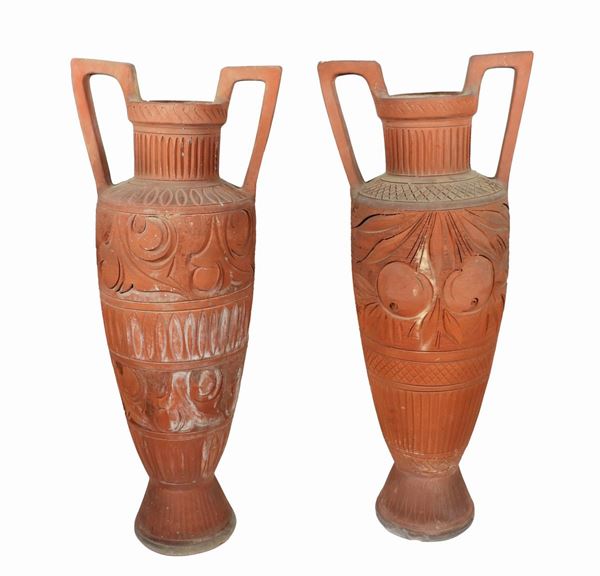 Coppia di anfore in terracotta