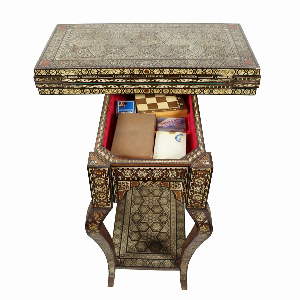 Antico tavolo da gioco orientale in noce, ebano, avorio e madreperla