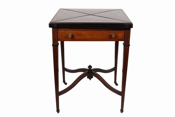 Tavolo da gioco inglese detto "a fazzoletto" Epoca Vittoriana