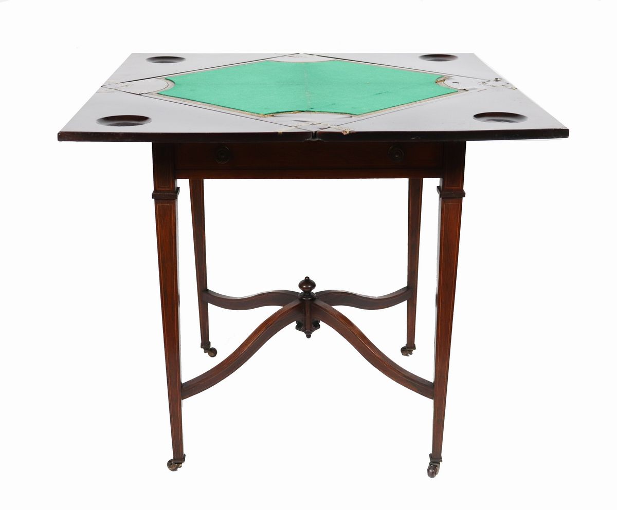 Tavolo da gioco inglese detto "a fazzoletto" Epoca Vittoriana
