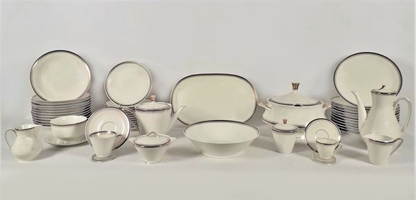 German plate set in Bavaria branded porcelain - Johann Seltmann (79 pcs)
