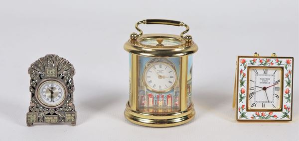 Lot of three small table clocks