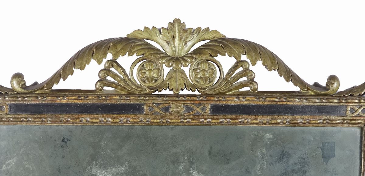 Caminiera lucchese Luigi XVI in legno dorato e laccato nero
