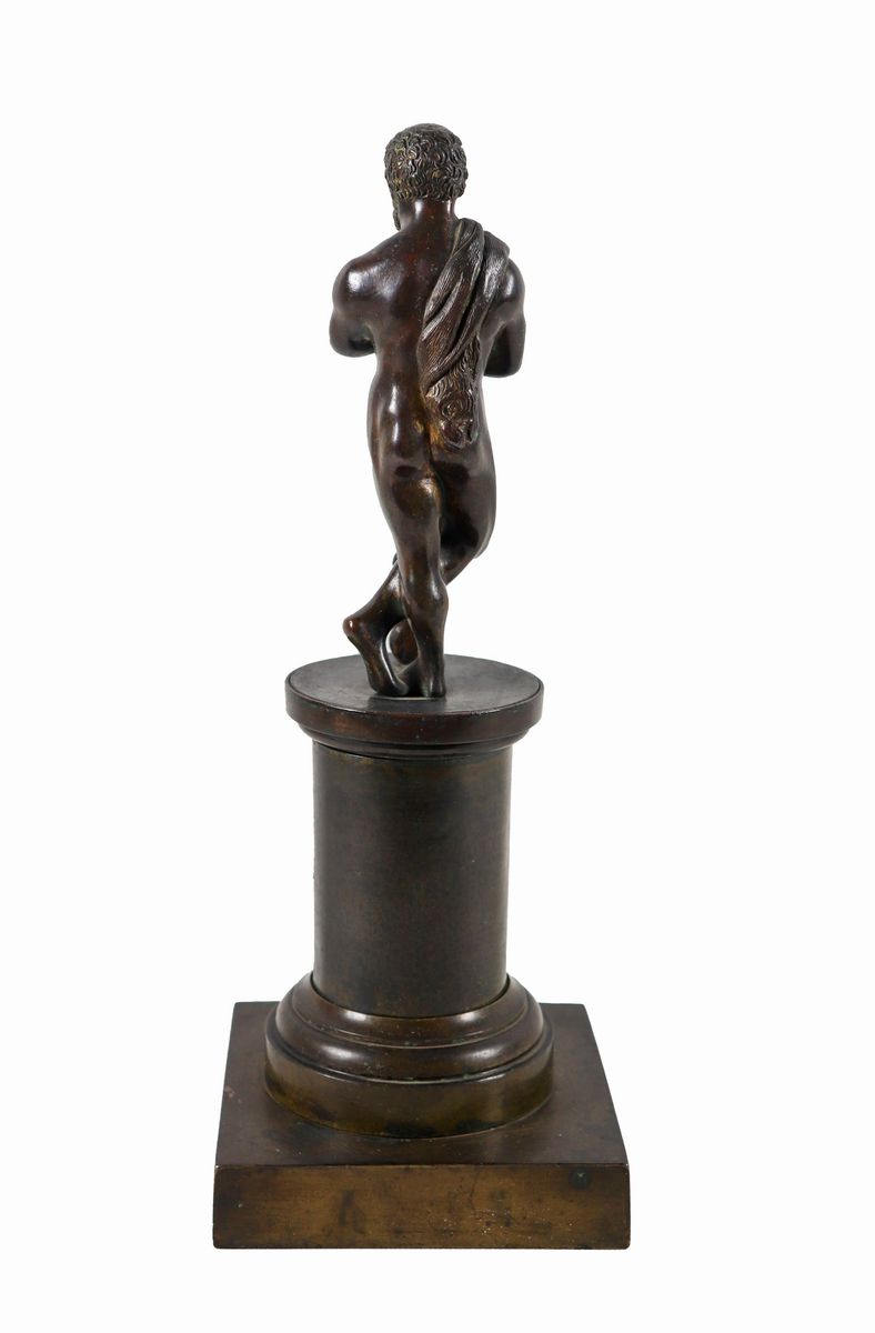 Antica scultura in bronzo patinato "Ercole"