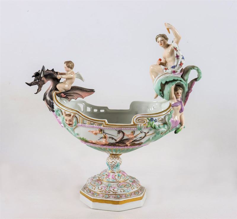 Alzata detta "Nautilus" in porcellana tedesca