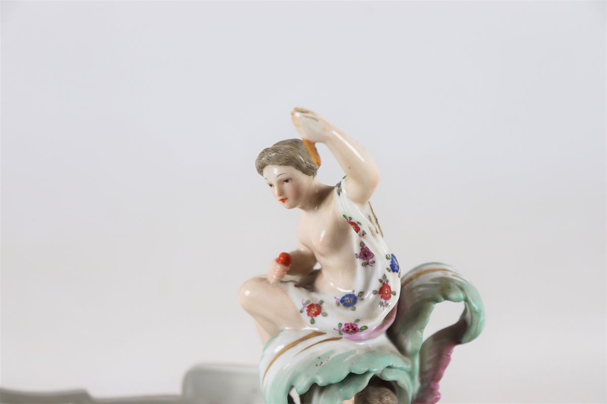 Alzata detta "Nautilus" in porcellana tedesca