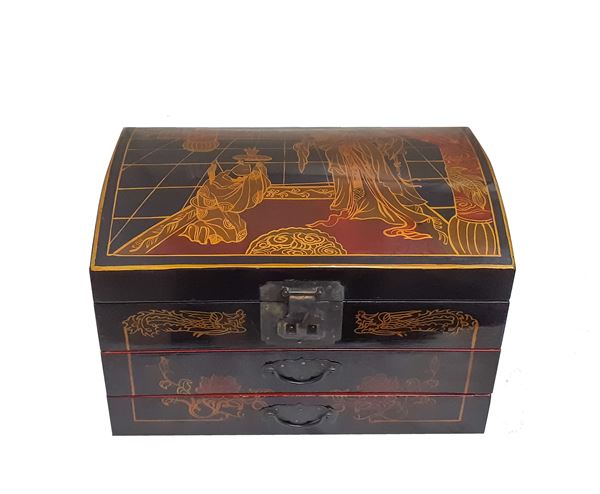 Chinese jewelry box in black lacquered wood decorated with "Scenes of imperial life"