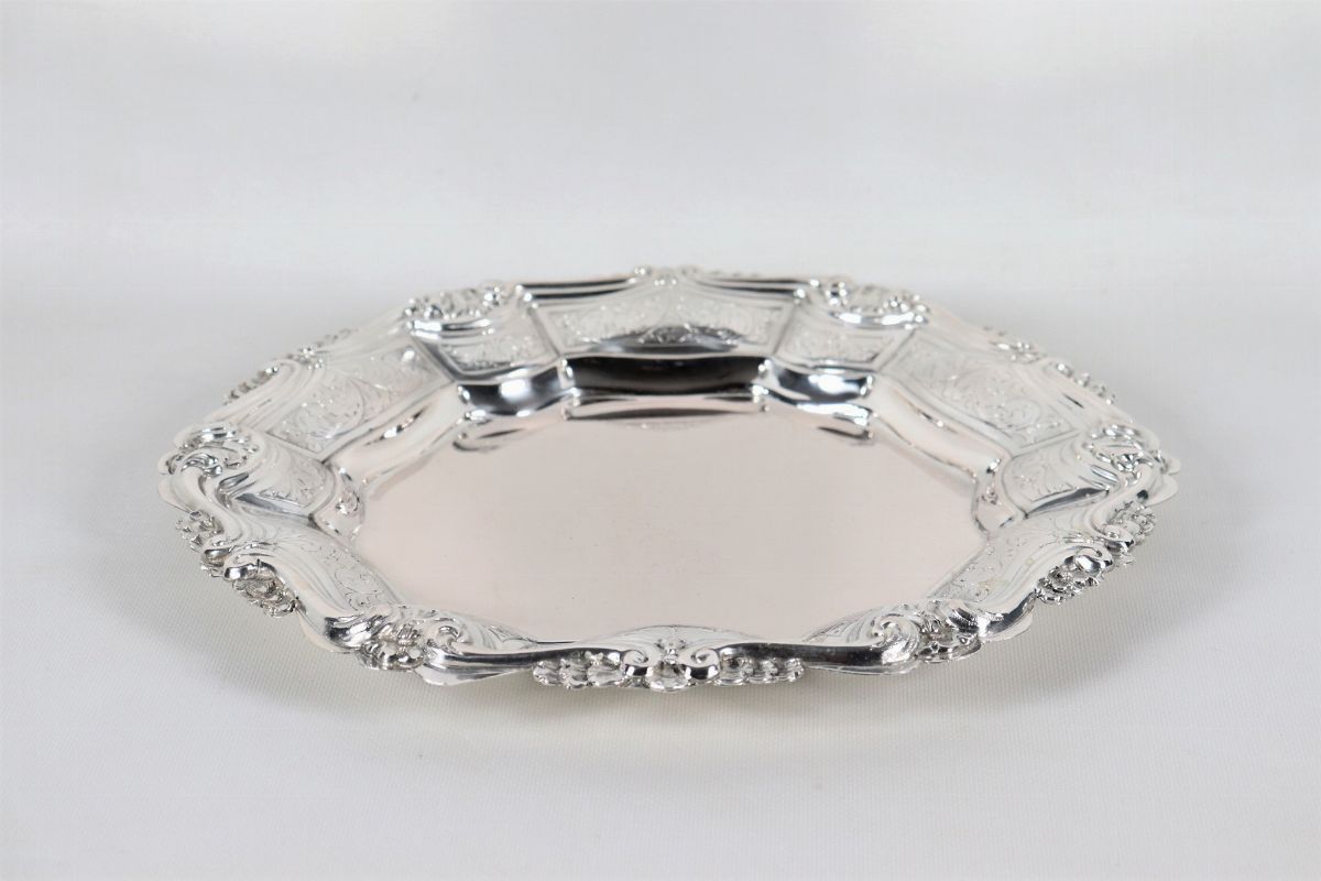 Centrotavola in argento a forma tonda centinata gr. 760