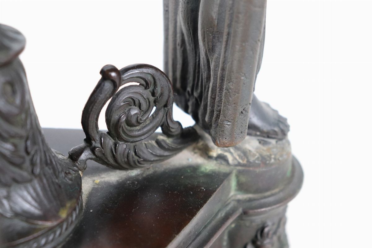 Gruppo Liberty in bronzo "Tripode con vestali"