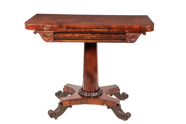 English Regency game table in mahogany and mahogany feather