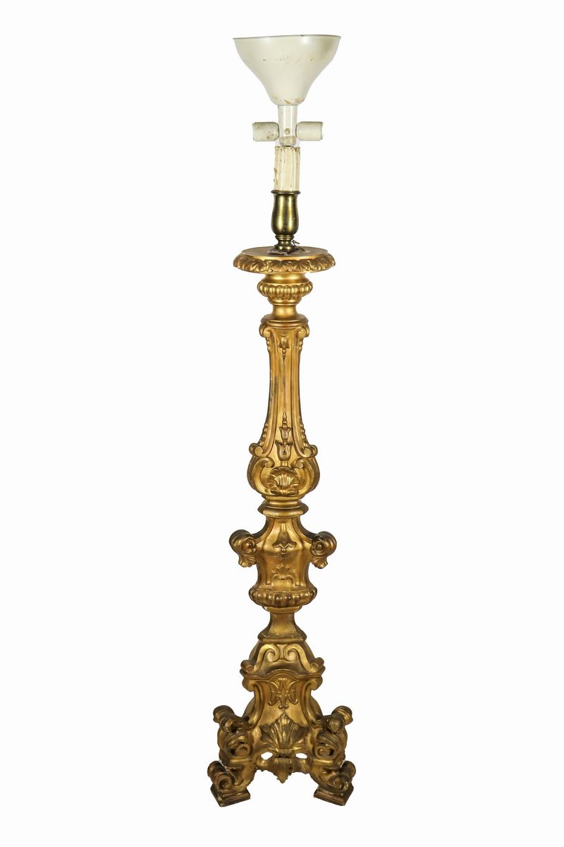 Antico torciere da terra romano Luigi XV in legno dorato