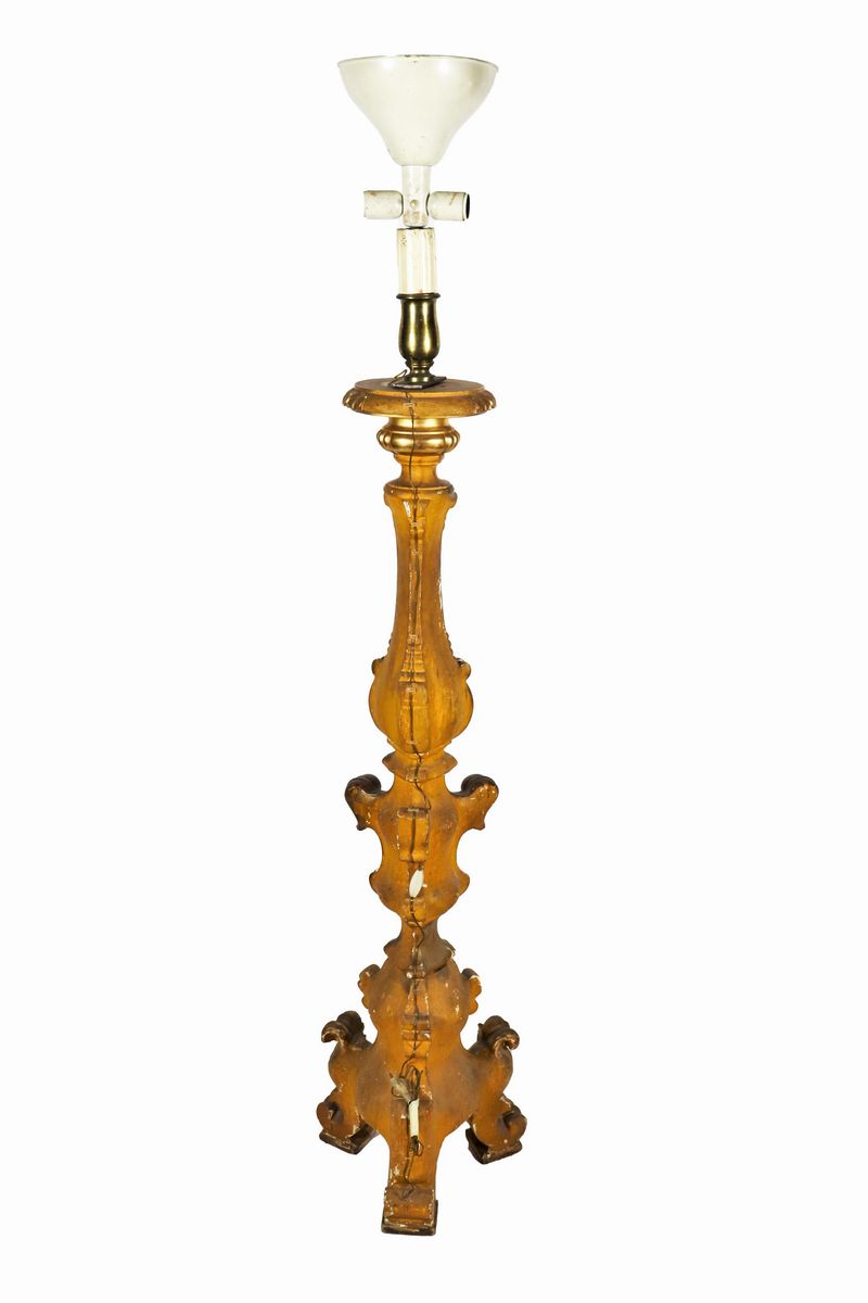 Antico torciere da terra romano Luigi XV in legno dorato