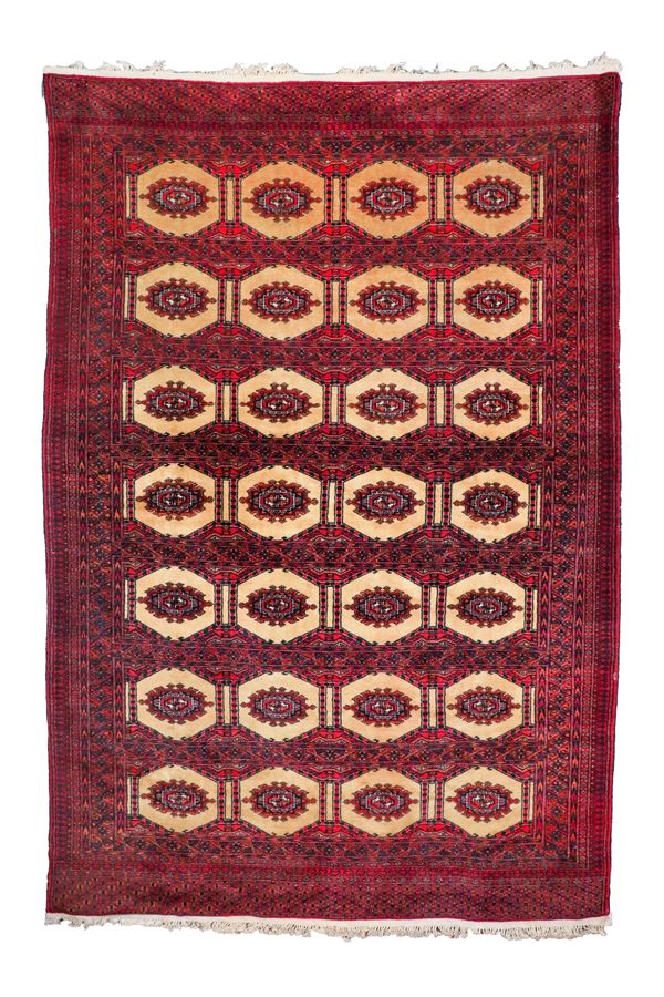 Bokhara carpet m 2.75 x 1.85