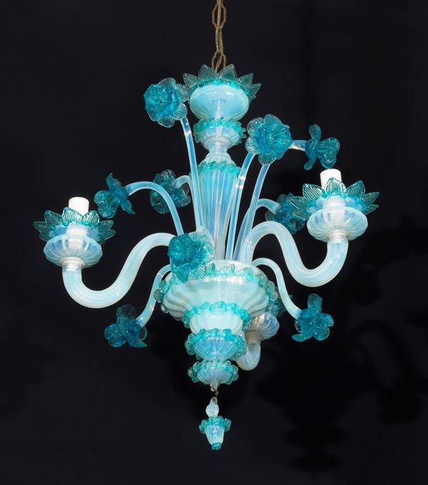 Small chandelier in latex Murano blown glass with applications of flowers and leaves in blue