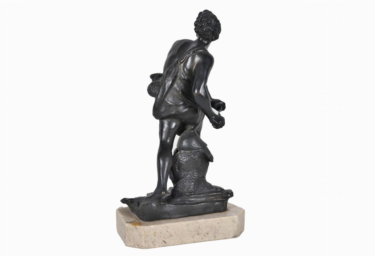 Antica scultura in bronzo "Davide che lancia la fionda"