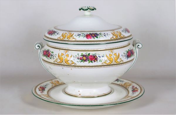 Wedgwood porcelain English soup tureen with charger plate