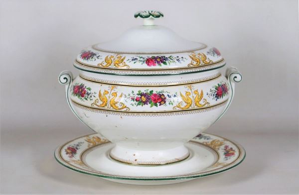 Zuppiera inglese in porcellana Wedgwood con sottopiatto