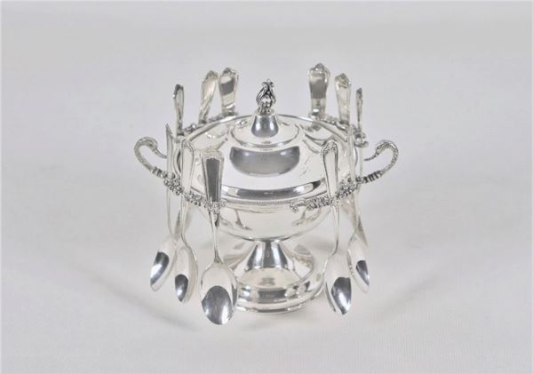 Silver sugar bowl with eleven teaspoons gr. 180