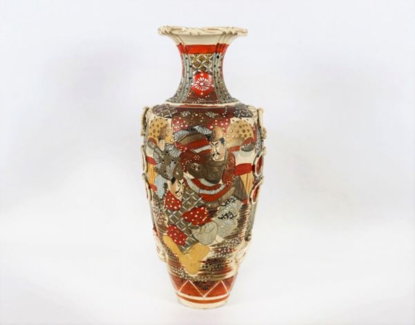 Satsuma porcelain vase decorated with polychrome enamels in relief with motifs of "Oriental theatrical scenes"