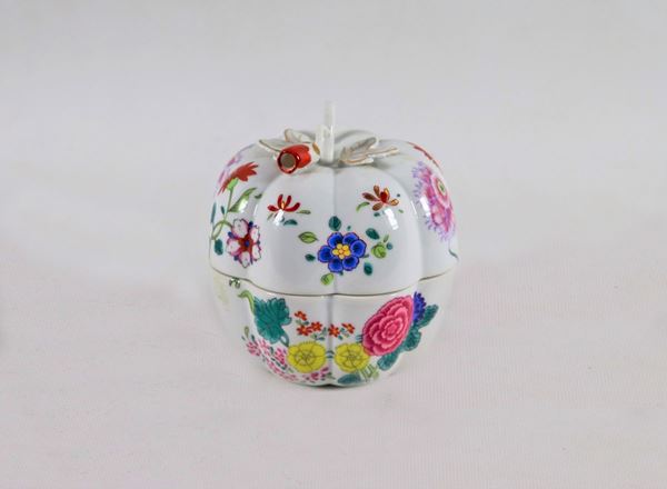 Chinese pumpkin-shaped sugar bowl in porcelain with polychrome embossed decorations with exotic flower motifs