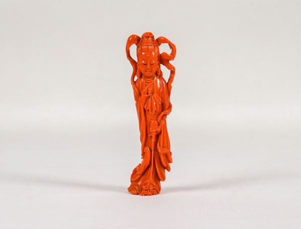 Statuina in corallo rosso  "Dignitaria" Fine Dinastia Qing nota anche come Dinastia Manciù-Qing  -  Inizio della Repubblica di Cina (pre 1947) gr.84