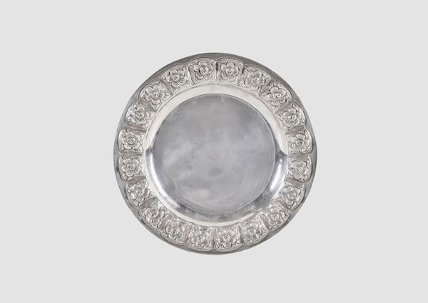 Saucer in Mexican 925 Sterling silver with embossed border with rose motifs gr. 200