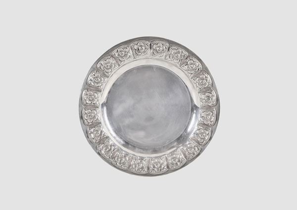Saucer in Mexican 925 Sterling silver with embossed border with rose motifs gr. 200