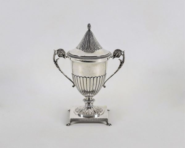 Silver sugar bowl in the shape of a neoclassical amphora embossed with Empire motifs gr. 330