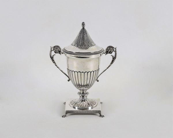 Silver sugar bowl in the shape of a neoclassical amphora embossed with Empire motifs gr. 330