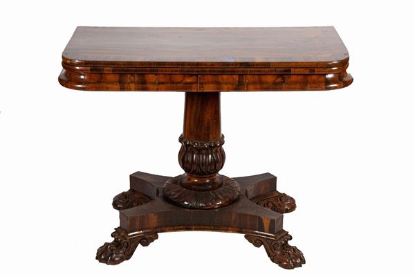 Game table in rosewood from the Queen Victoria era