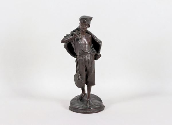 Achille D'Orsi - Bronze sculpture "Fisherman with wicker basket". Signed