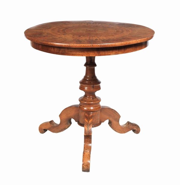 Antique round coffee table in walnut, Ebanisteria Rolo-Emilia, with top and base inlaid with geometric motifs