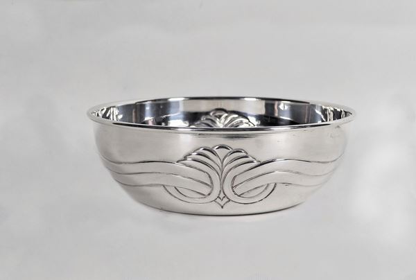 Bowl in embossed silver with Decò motif gr. 340