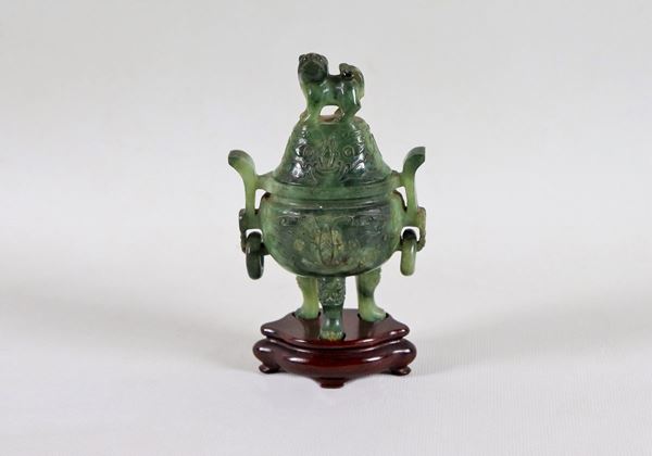 Small Chinese perfume burner in green jade