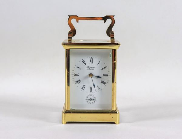Golden metal cap with white enamel dial and Roman numerals