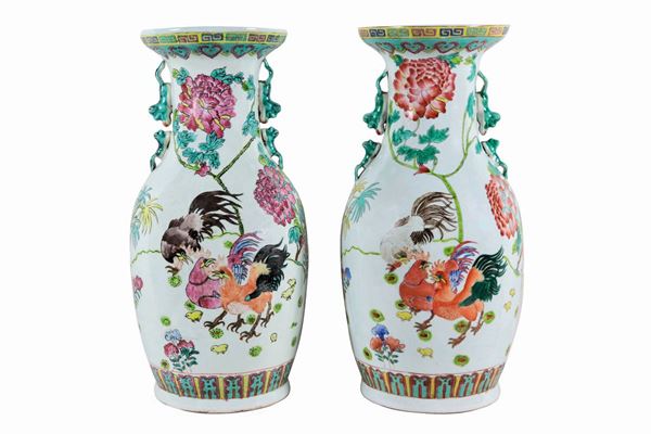 Coppia di vasi cinesi a tromba in porcellana