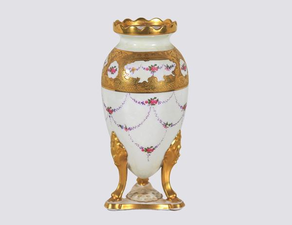 Small vase in white and gold porcelain with polychrome decorations of floral garlands