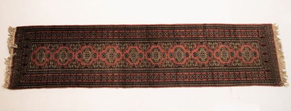 Persian carpet with guide