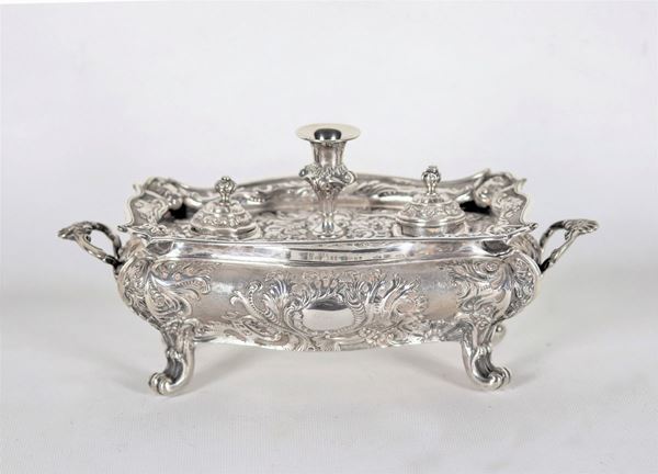 Chiseled and embossed silver inkwell with Louis XV motifs gr. 960